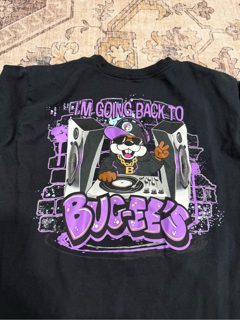 Buc-ee’s graffiti tshirt - youth large